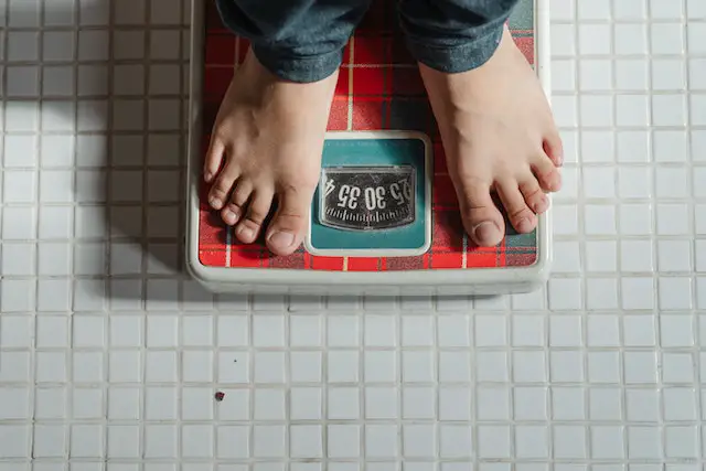 How much should a 10 year old weigh?