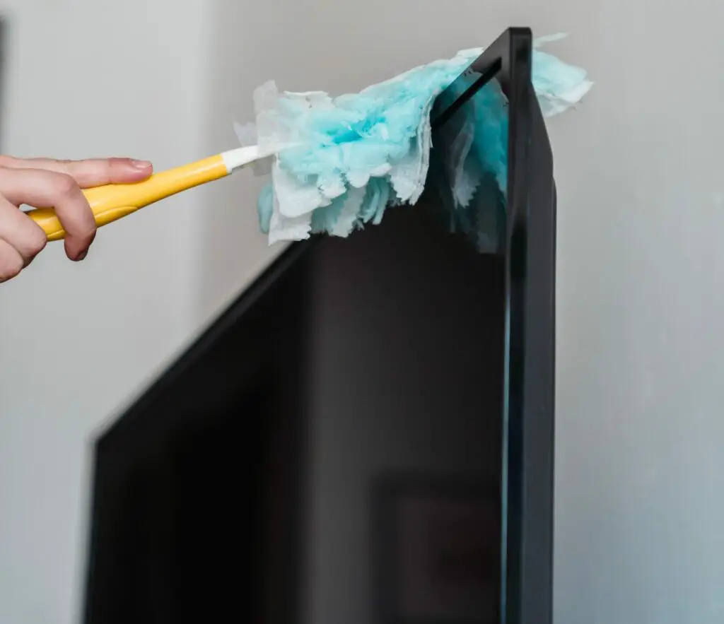 Is it ok to use Windex on TV Screen?