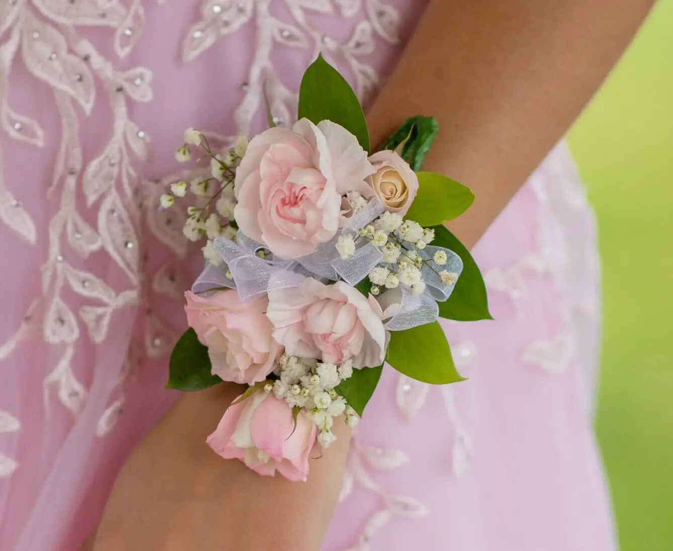 Are Corsages still a thing for Prom 2023?