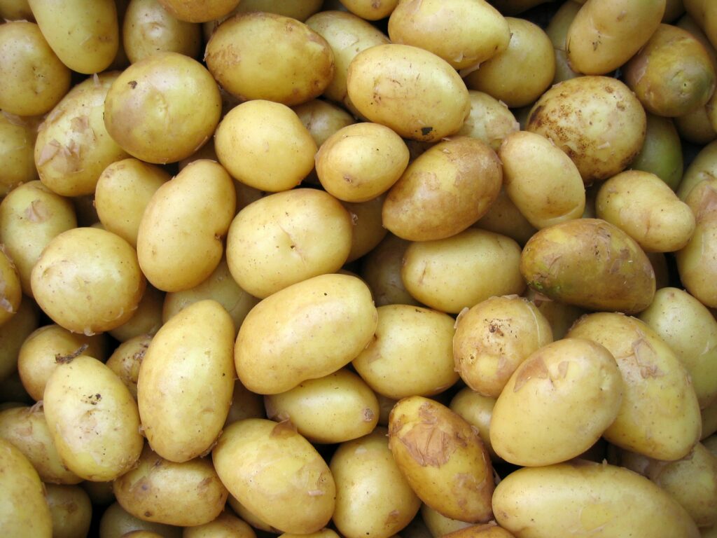Why soak potatoes before boiling?