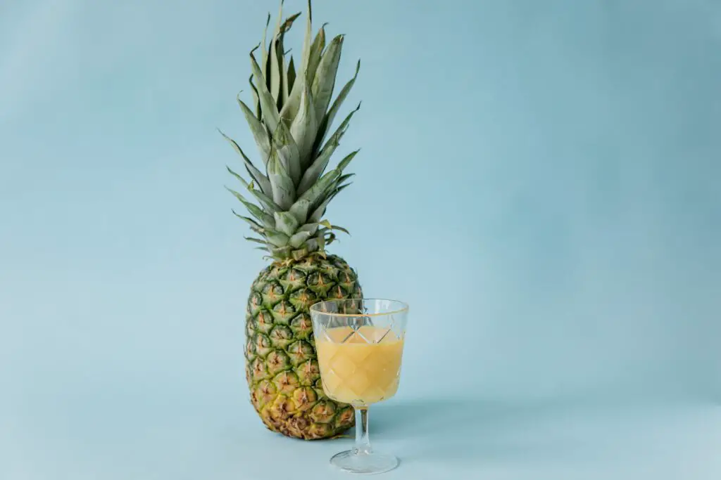 How Many Glasses Of Pineapple Juice Should You Drink A Day?