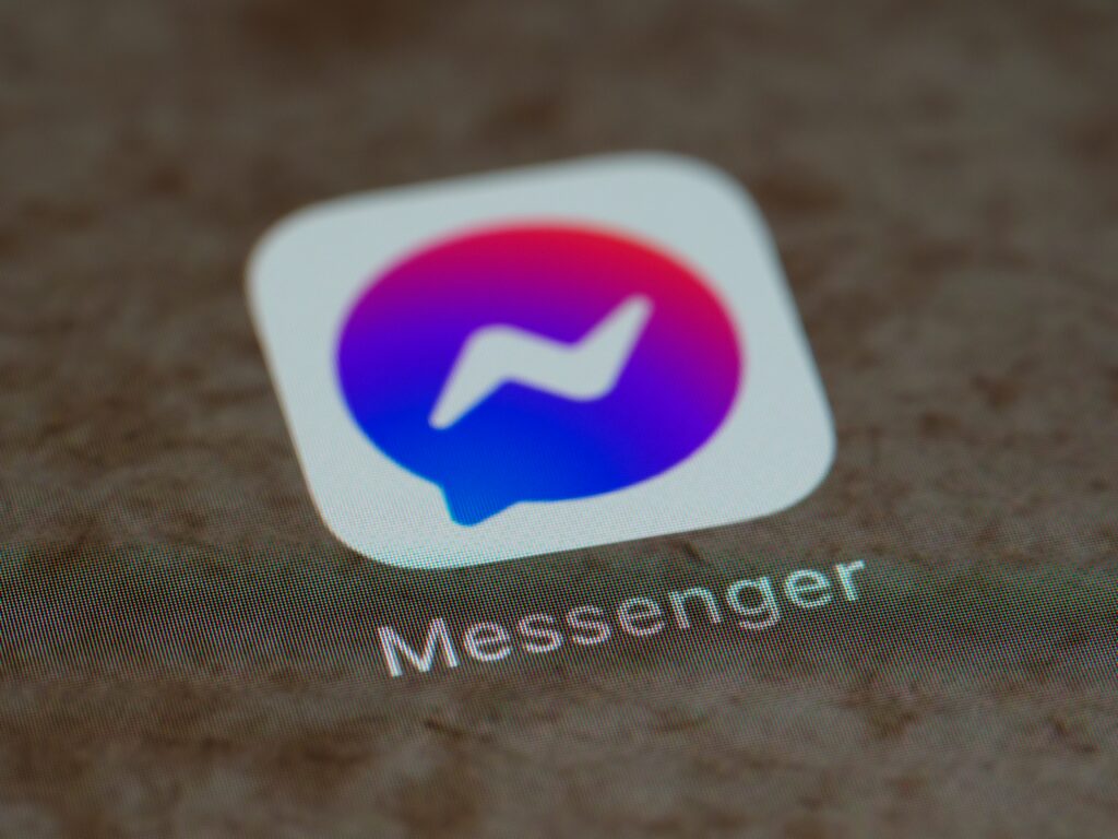 How do you know if Someone Archived you on Messenger?