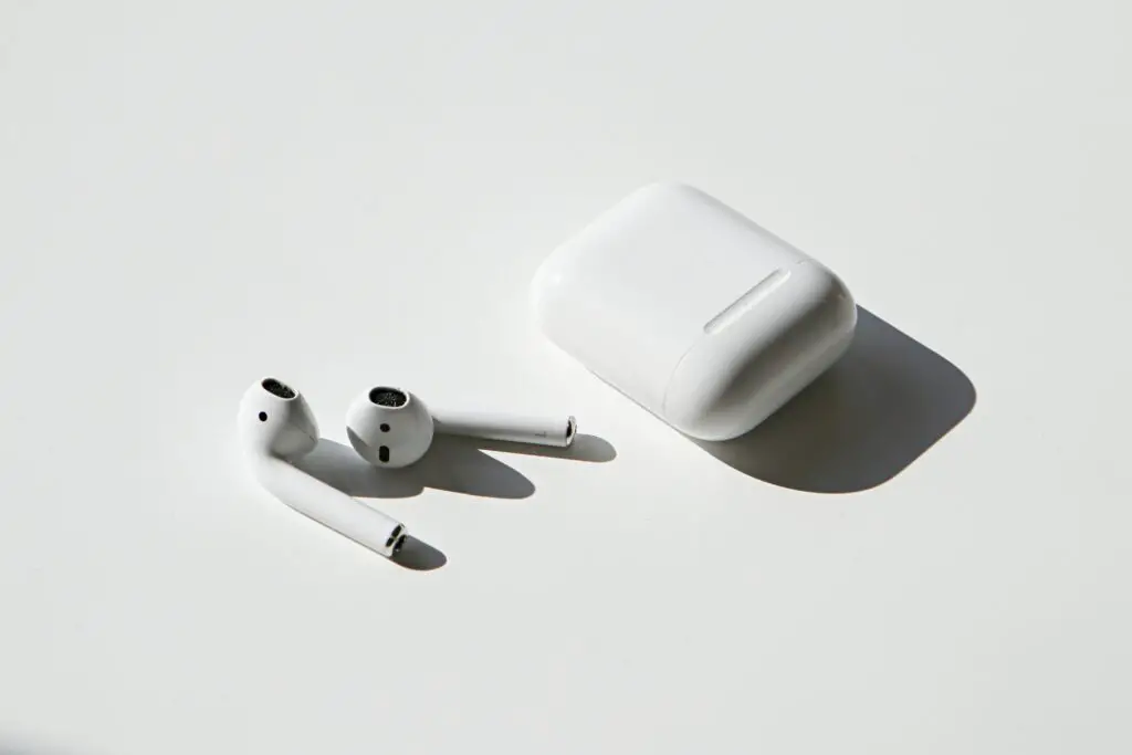 Can I call Police for Airpods?
