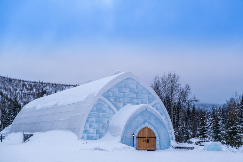 Can you have a fire inside an igloo?