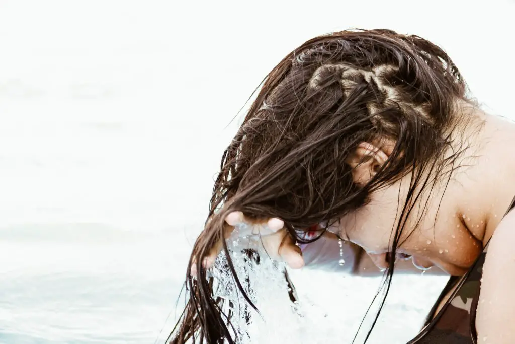 Is it okay to wash hair with just water?