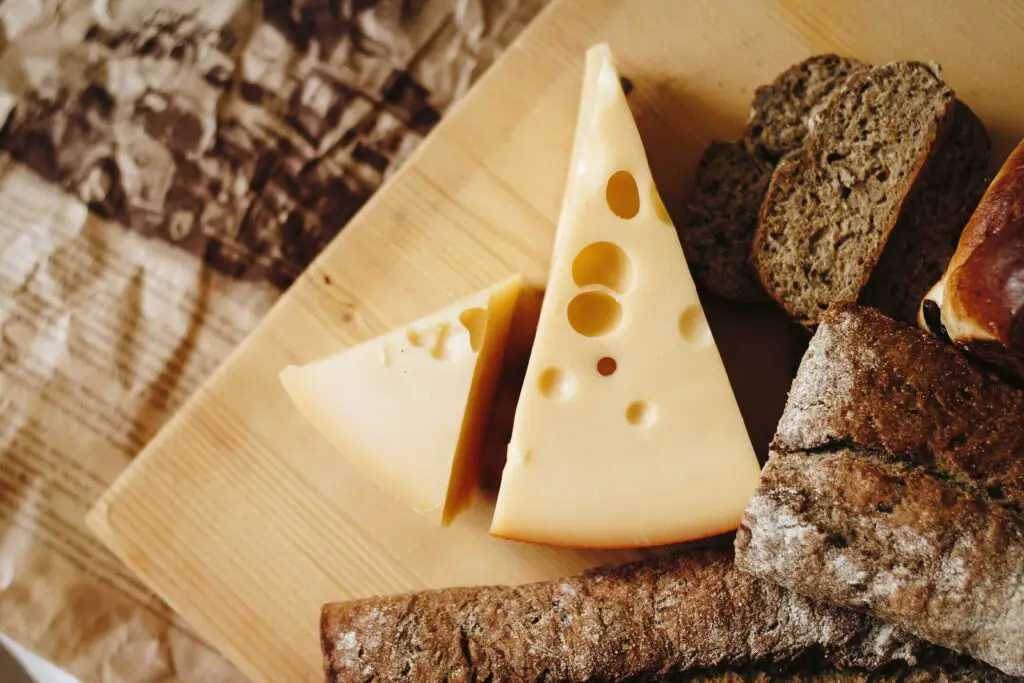 How many Slices of Cheese should you eat a day?