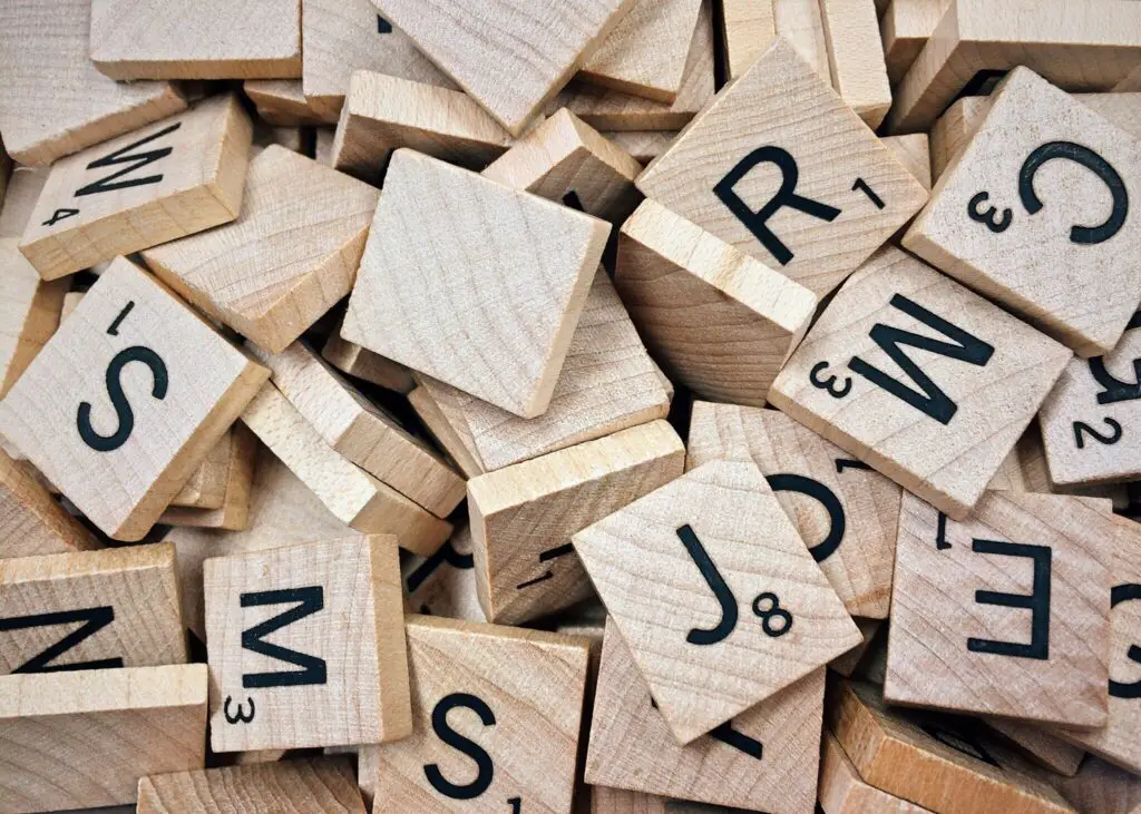 What are 5 letter words that have U?